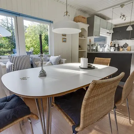 بيت للعطل Two-bedroom Holiday In هالس