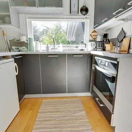 Two-bedroom Holiday In * هالس